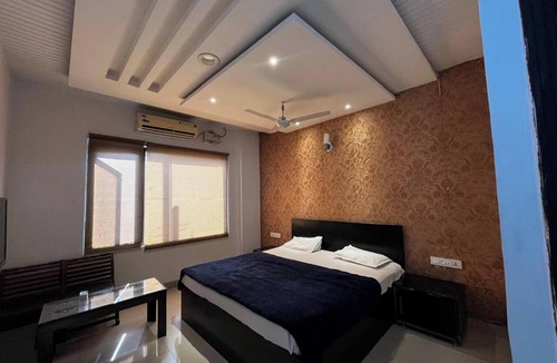 Nangal Hotel | Alitus Hotel in Nangal