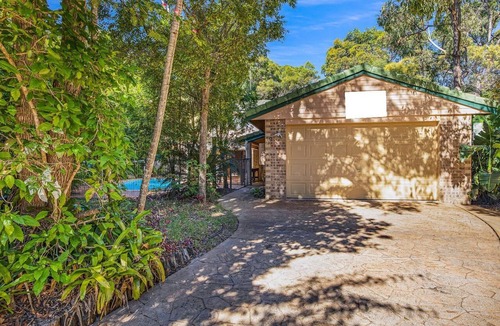 Rainbow Beach House | Amaroo - Rainbow Shores. Room For Everyone! Walk to the Beach! Pool