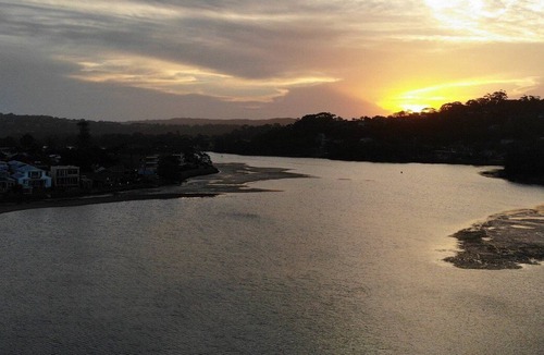 Narrabeen Apartment | Amazing Beachfront Location on North Narrabeen Beach