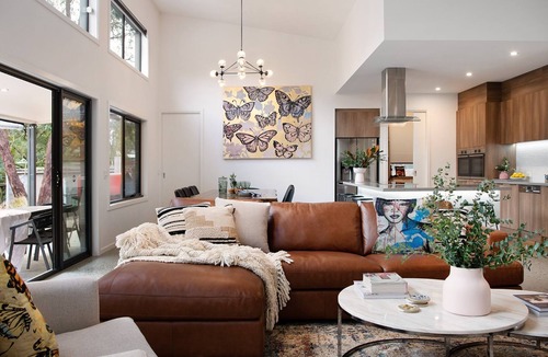 Hepburn House | Amore ~ Hepburn Springs/Daylesford ~ Luxury, Spa, Wood Fire