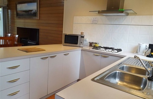 Forge Creek Apartment | Amphion - 1 Nt(waterfront)