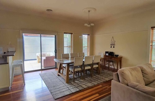 East Albury House | Ampleforth East- spacious and stunning, parking and wifi! - Spacious four bedroom home