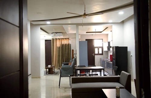 Mohali Apartment | Amur Stays 2: 3 Bedroom Independent Floor Mohali