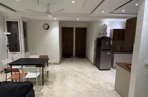 Zirakpur Apartment | Amur Stays 3: 3 Bedroom Flat, Chandigarh Airport