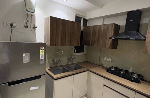 Zirakpur Apartment | Amur Stays 3: 3 Bedroom Flat, Chandigarh Airport