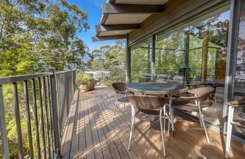 Metung House | Anchorage Views: Indulge in the ultimate coastal getaway at Anchorage Views