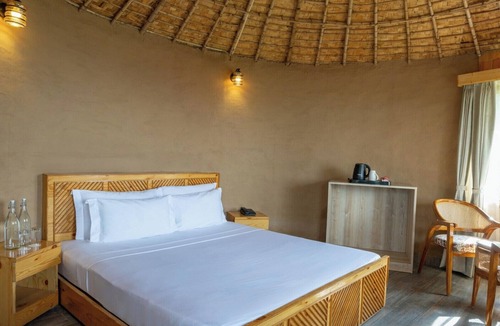 Naina Range Hotel | Aotel Pangot (Formerly Royal Cliff)