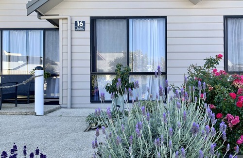 Apollo Bay Hotel | Apollo Bay Waterfront Motor Inn