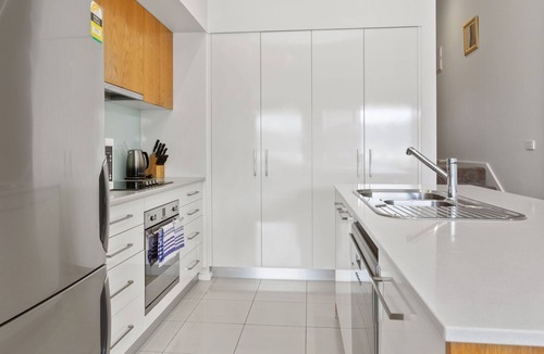 Apollo Bay Apartment | Apollo Blue 14 - Central Position, Picturesque Views
