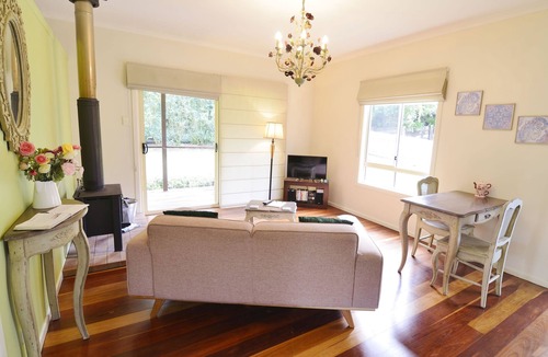 Montville Cottage | Apple Tree Cottage & Studio
