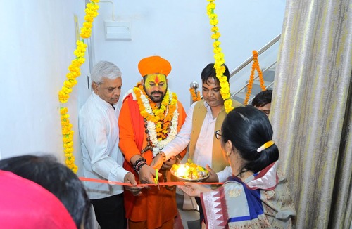 Faizabad House | Aradhya home stay Spacious 5-bedroom building in welcoming Ayodhya withAC,WiFi