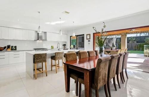 Rye House | Aroha Moana - Luxe Pool Retreat, Fireplace & Pet Friendly