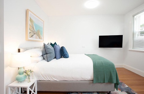 Lewisham Apartment | Art Deco Designer Studio in Lewisham