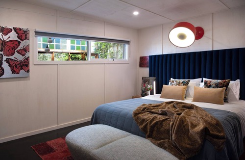 Hepburn Springs Cottage | Artist's Garden Cottage, Hepburn Springs Vic - Artist, David Bromley