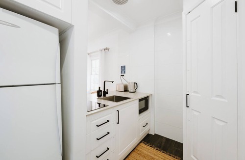 Central Mudgee Cottage | Ash Cottage Intimate Wine Country Living for Two
