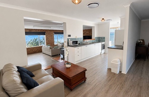 Withers House | Ash & Rose Retreat | Withers, Bunbury