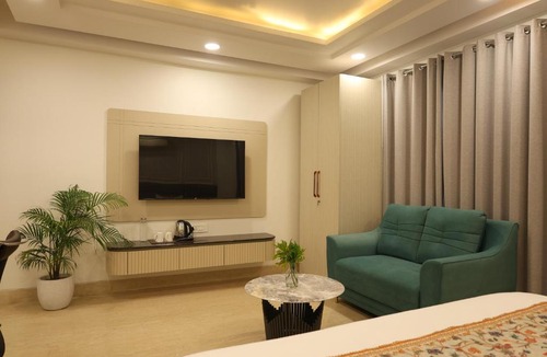 Safdarjung Enclave House | Auraa Suites