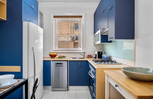 Albert Park Apartment | Awesome Albert Park Art Deco Gem 2 Bedroom Bevan 2