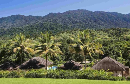 Miallo House | Bali HainA private retreat on acreage, close to town, ocean & the rainforest