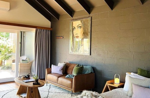 Hepburn Cottage | Bask in ultimate luxury with a hint of Japan. Geisha not included!