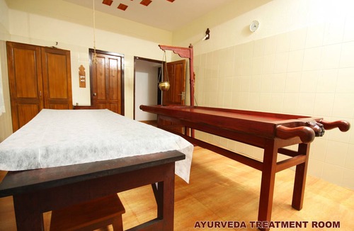 Thiruvananthapuram Resort | Beach and Lake Ayurvedic Resort