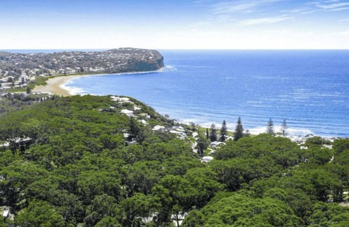 Macmasters Beach House | Beach House - Family Friendly - 5mins walk to the beach