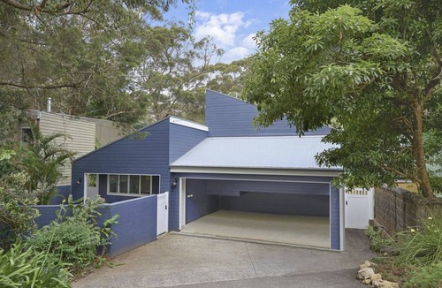 Macmasters Beach House | Beach House - Family Friendly - 5mins walk to the beach