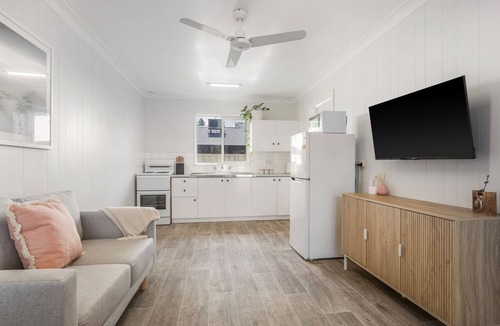 Crescent Head Apartment | Beach Shack 6 your ideal retreat just moments from the beach!