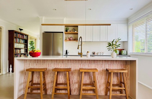 Culburra Beach House | Beach Stay Love is everything you need with a 3 minutes stroll to the beach.