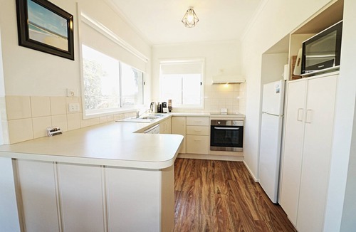Merimbula Apartment | Beachcomber: Unit 3 (Upstairs)