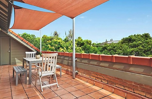 Sawtell Apartment | Beachfront 7 Penthouse is a spacious three bedroom holiday apartment by the beach.
