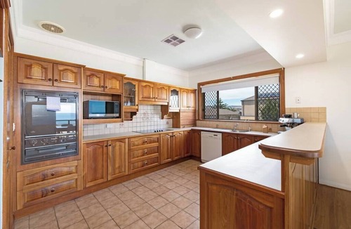 Aldinga Beach House | Beachfront Bliss- Aldinga Beach House - 5 BR