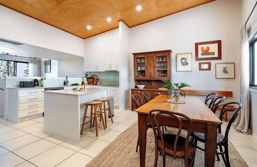 Mudjimba Apartment | Beachfront Bliss on Mudjimba Esplanade