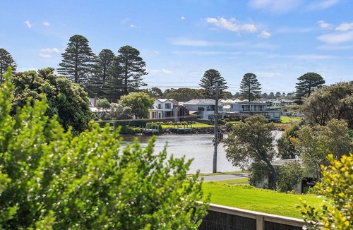 Port Fairy Apartment | Beachfront - elevated ocean views