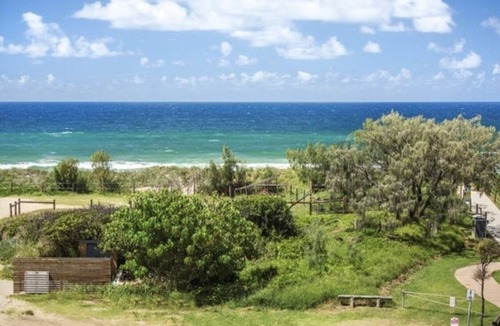 Marcoola Apartment | Beachfront, ocean views, private rooftop terrace with spa, pool, walk to beach