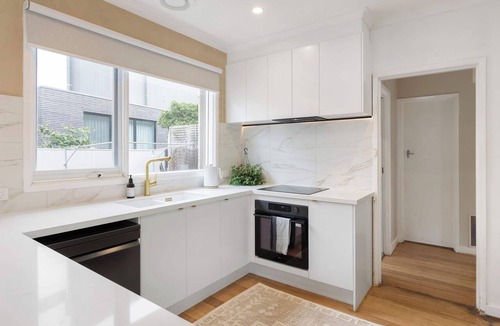 Aspendale House | Beachgate Aspendale Direct Beach Access