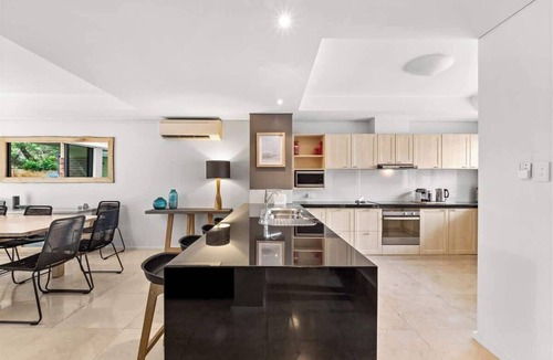 Broadwater House | Beachside Getaway: Family Villa at Sebel Resort