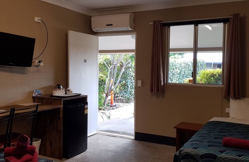 Katherine Hotel | Beagle Hotel