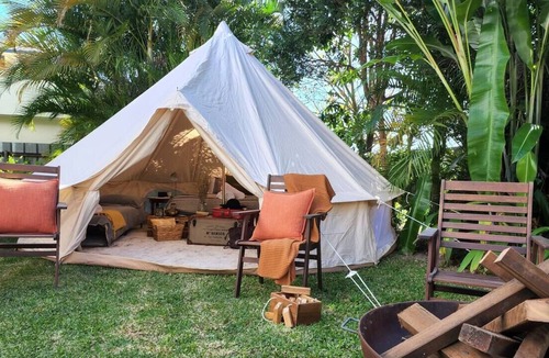 Dicky Beach House | Beautiful Beach House & Glamping Tent Dicky Beach