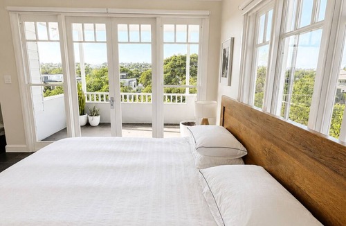 Freshwater House | Beautiful Hamptons style home, just a short walk from the Beach, shops & cafés.
