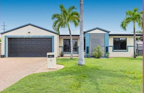 Mount Louisa House | Beautiful, spacious 4 Bedroom 2 Bathroom House in