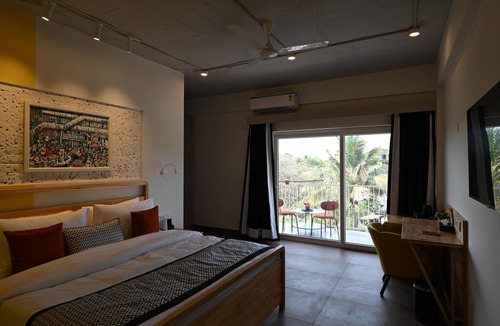 Morjim Hotel | Bedzzz Xclusiv Morjim, Goa By Leisure Hotels