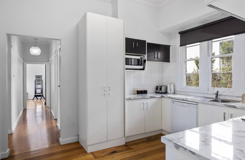 Bendigo House | Bendigo Signature Accommodation on Hargreaves