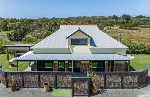 Wonthaggi Apartment | Bienvenida Apartments- (1) Spades