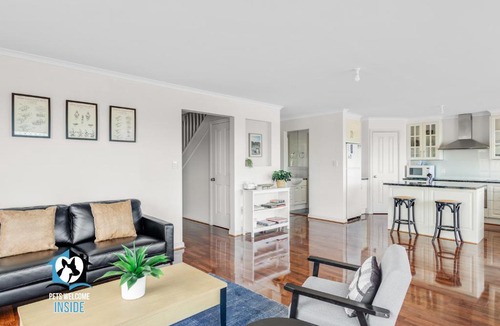 Encounter Bay House | Big House with Views and Fab Pop Culture Vibe