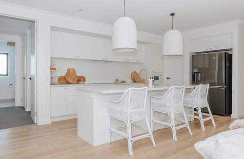 Balnarring House | Black Beauty Balnarring - stunning coastal luxury.