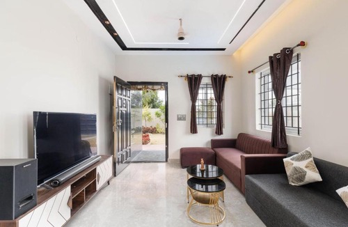 Hosur Apartment | Bloom Haven by StayJade PoolGarden1h HSR E-city