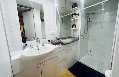 Mooroolbark Apartment | Blueberry Bliss, self contained suite