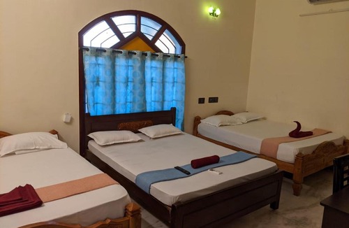 Kalapettai Hotel | Bluemoon Bungalow