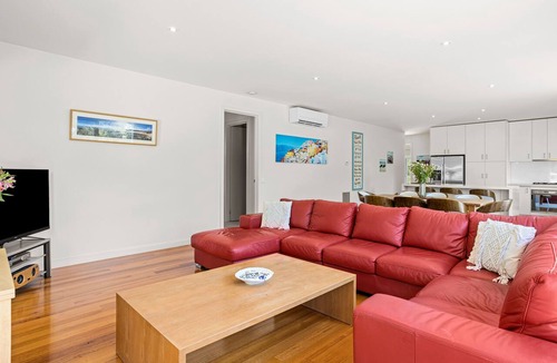 Rye House | Bluetopia Spacious Rye Retreat with Pool and BBQ